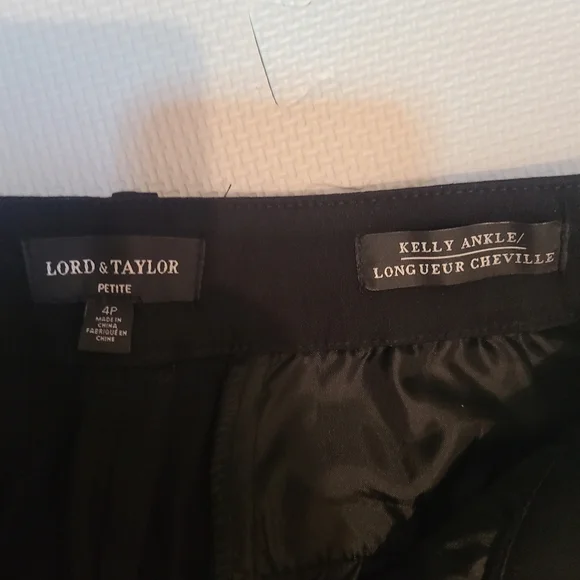 Lord & Taylor - Picture 3 of 4